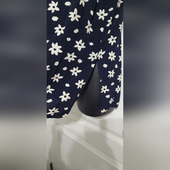 💲1️⃣ Vintage Sport Collection Blue / White Floral Button-down Blouse Sz Small - Picture 5 of 9